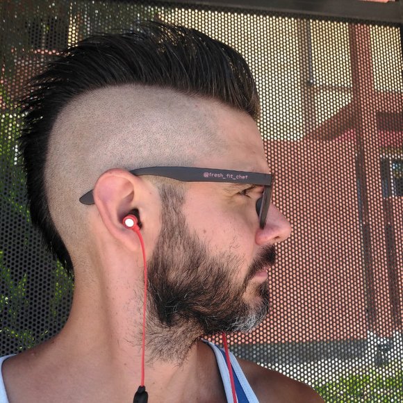 Meet your Posher, Joey M.  @fresh_fit_chef - Picture 2 of 9